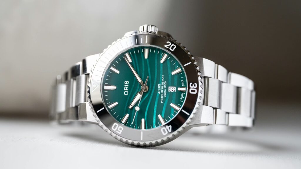Oris lança edição limitada em homenagem ao golfinho-do-Yangtze e reforça compromisso com a conservação ambiental