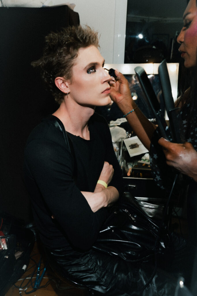 SPFW N61: FORCA STUDIO transforma a beleza em manifesto sob a direção de Maxima Weber