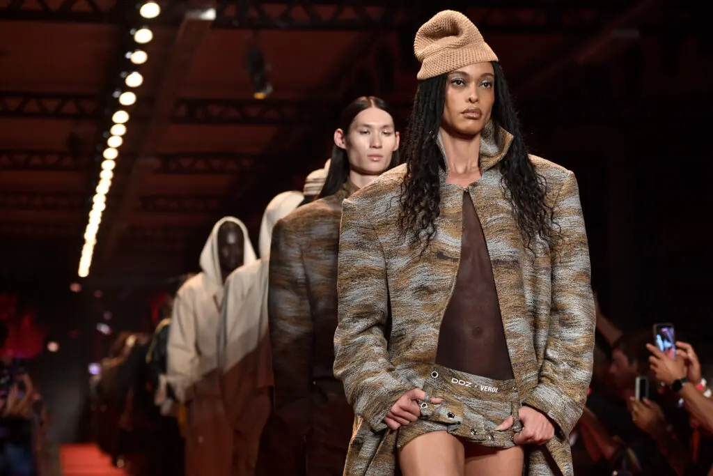 SPFW N61: DENDEZEIRO CELEBRA A MODA BRASILEIRA COM IDENTIDADE, ATITUDE E LIBERDADE CRIATIVA